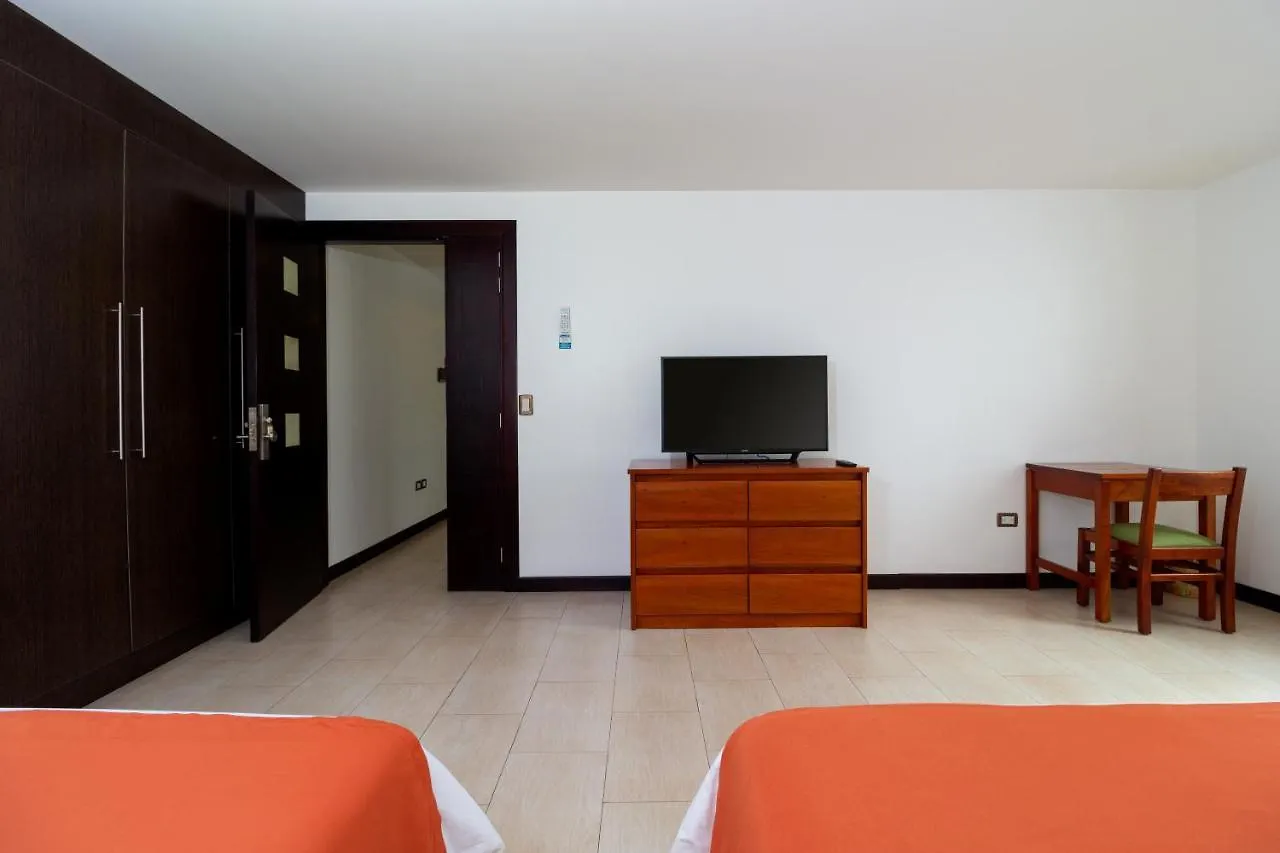 פורטו איורה Galapagos Apartments - Bay View House אקוודור